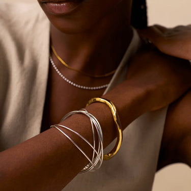 Polished Hammered Bangle - Gold