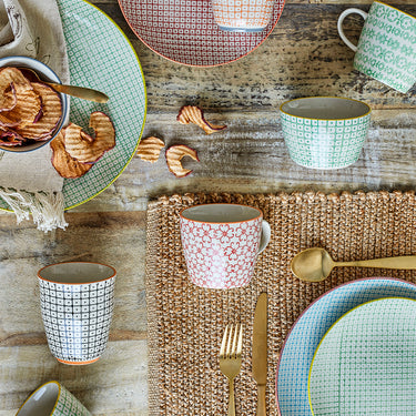 Carla Mug - Grid Brown
