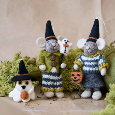 Halloween Ghost With Pumpkin